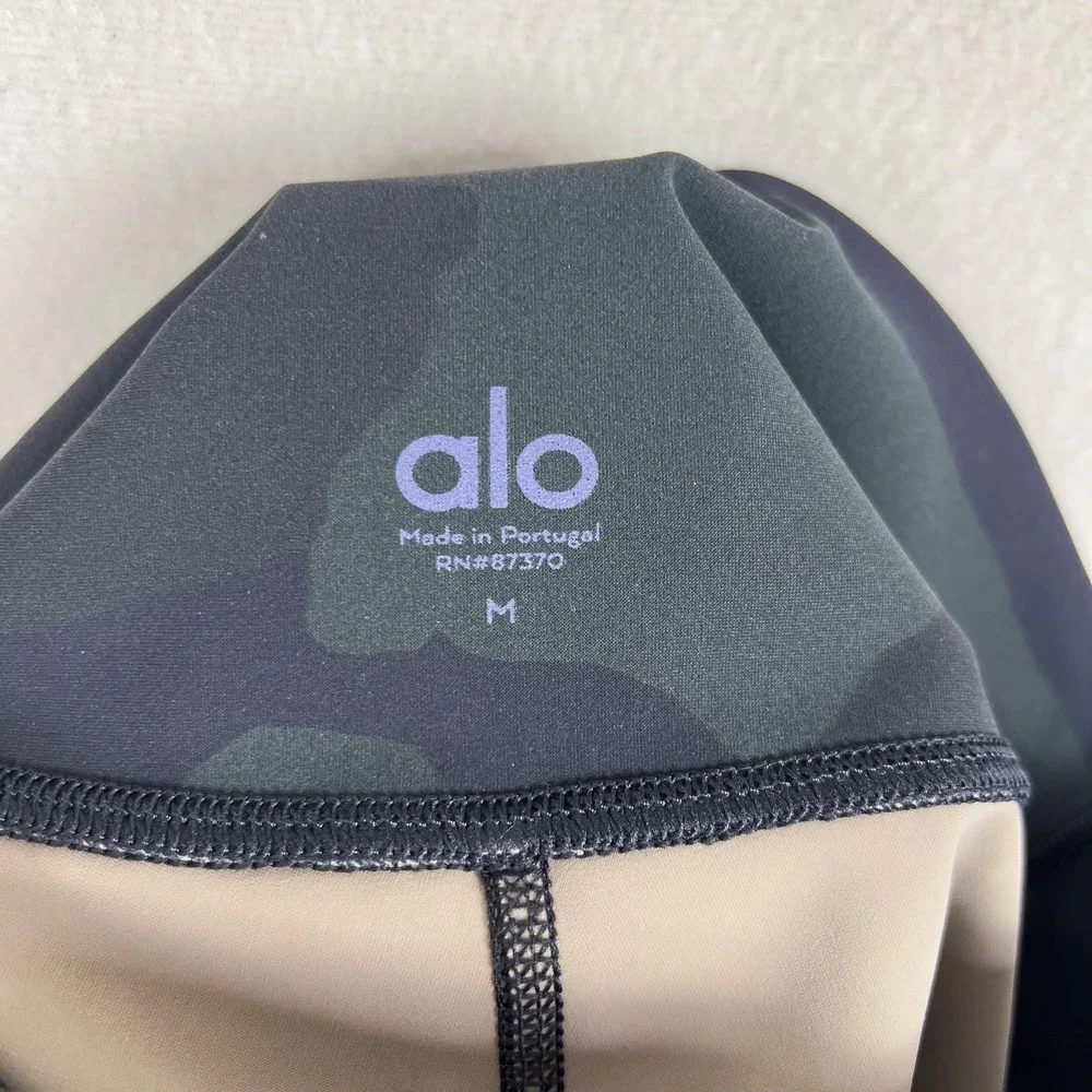 Alo Yoga Vapor High Waist Leggings in Hunter Camo Size Medium